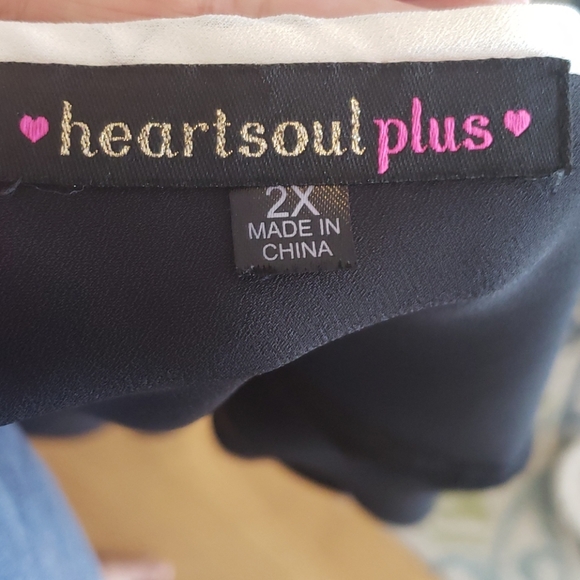 Black Sheer Top w/Cream Piping & Bows in Back, 2x - Picture 7 of 8